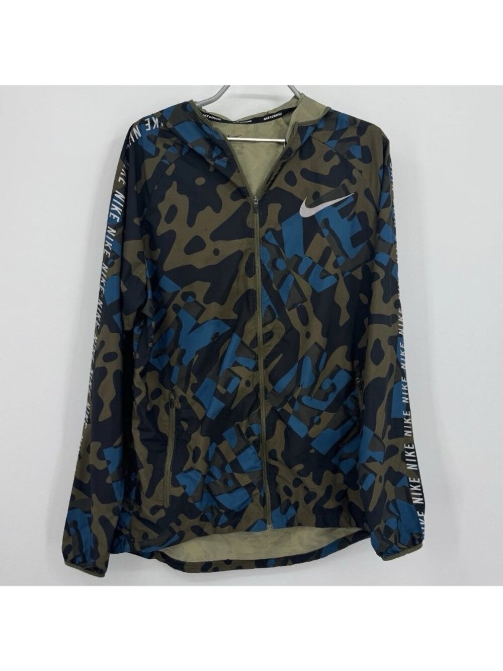 Nike Running Essentials Camo Full Zip Jacket with Hood size M Medium Reflective